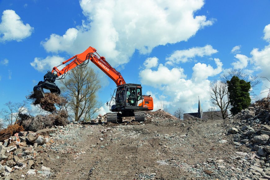 Enjoy the comfort of the Hitachi ZX130-7 and ZX135US-7